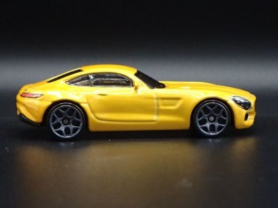 VN Leksaker Bilar Cars metall 1:64 Mercedes AMG GT S Gul 3992
